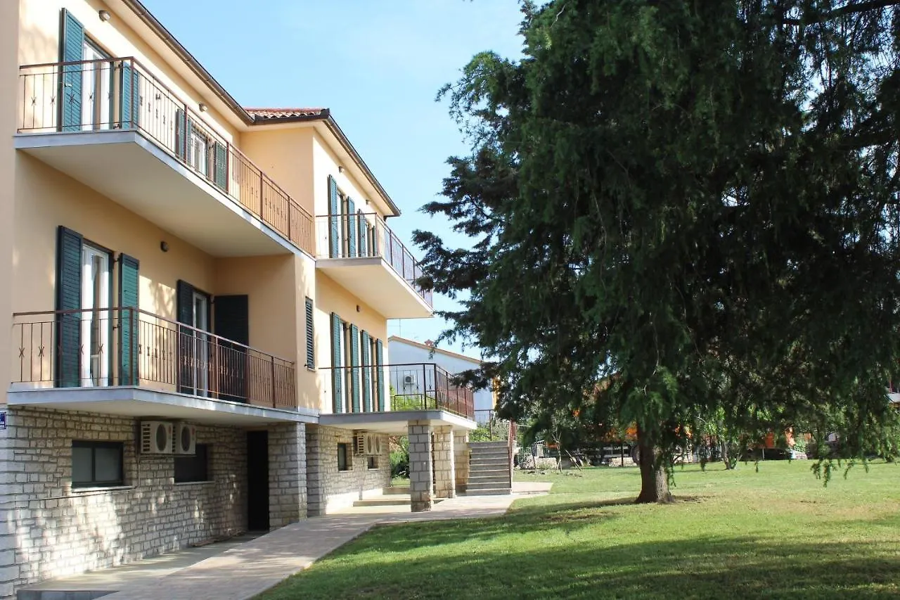 Apartment Casa Monte Mulini With Parking Rovinj