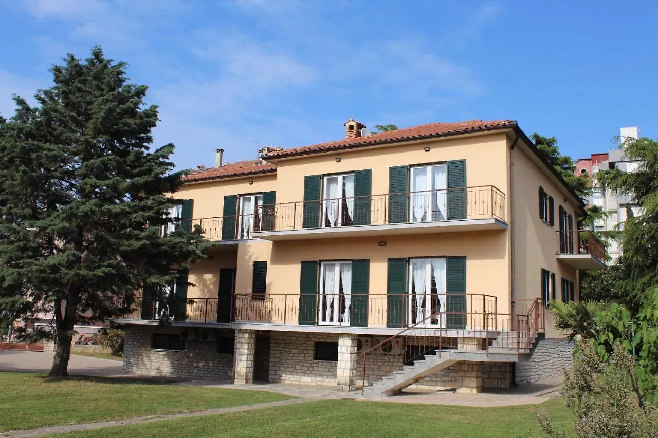 Casa Monte Mulini With Parking Rovinj Apartment