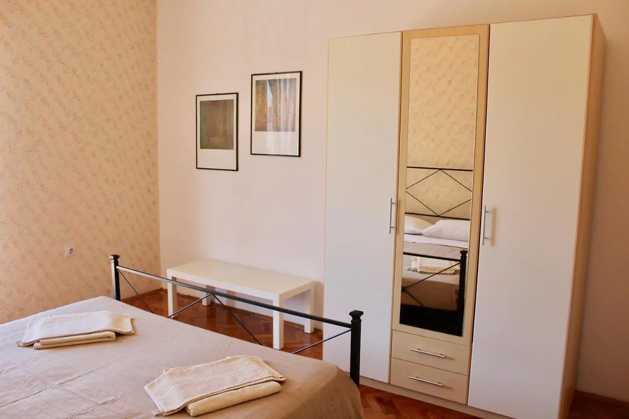 Apartment Casa Monte Mulini With Parking Rovinj
