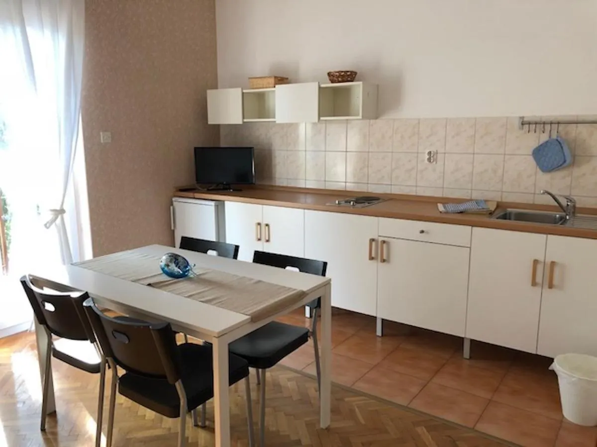 Apartment Casa Monte Mulini With Parking Rovinj
