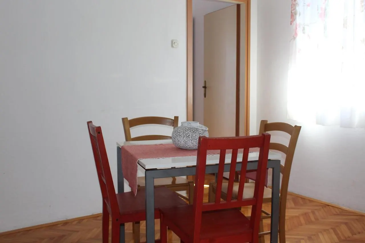 Casa Monte Mulini With Parking Rovinj Apartment
