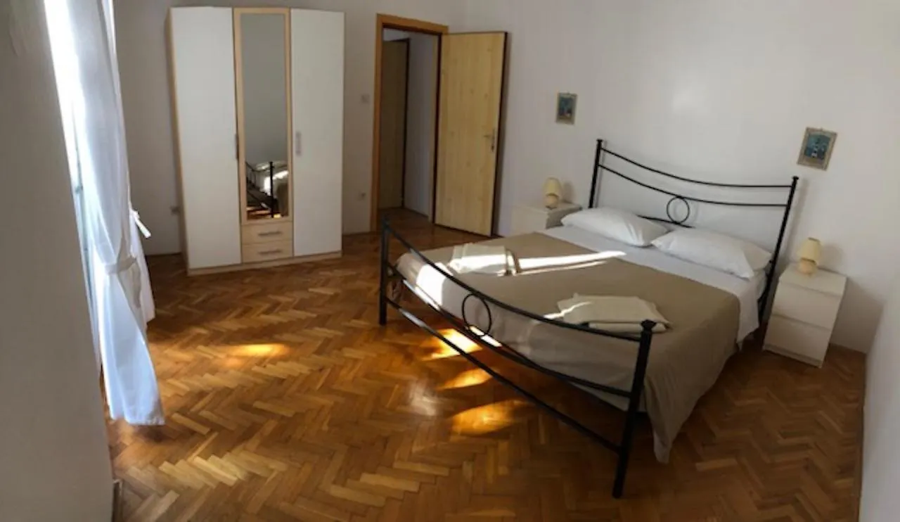 Apartment Casa Monte Mulini With Parking Rovinj