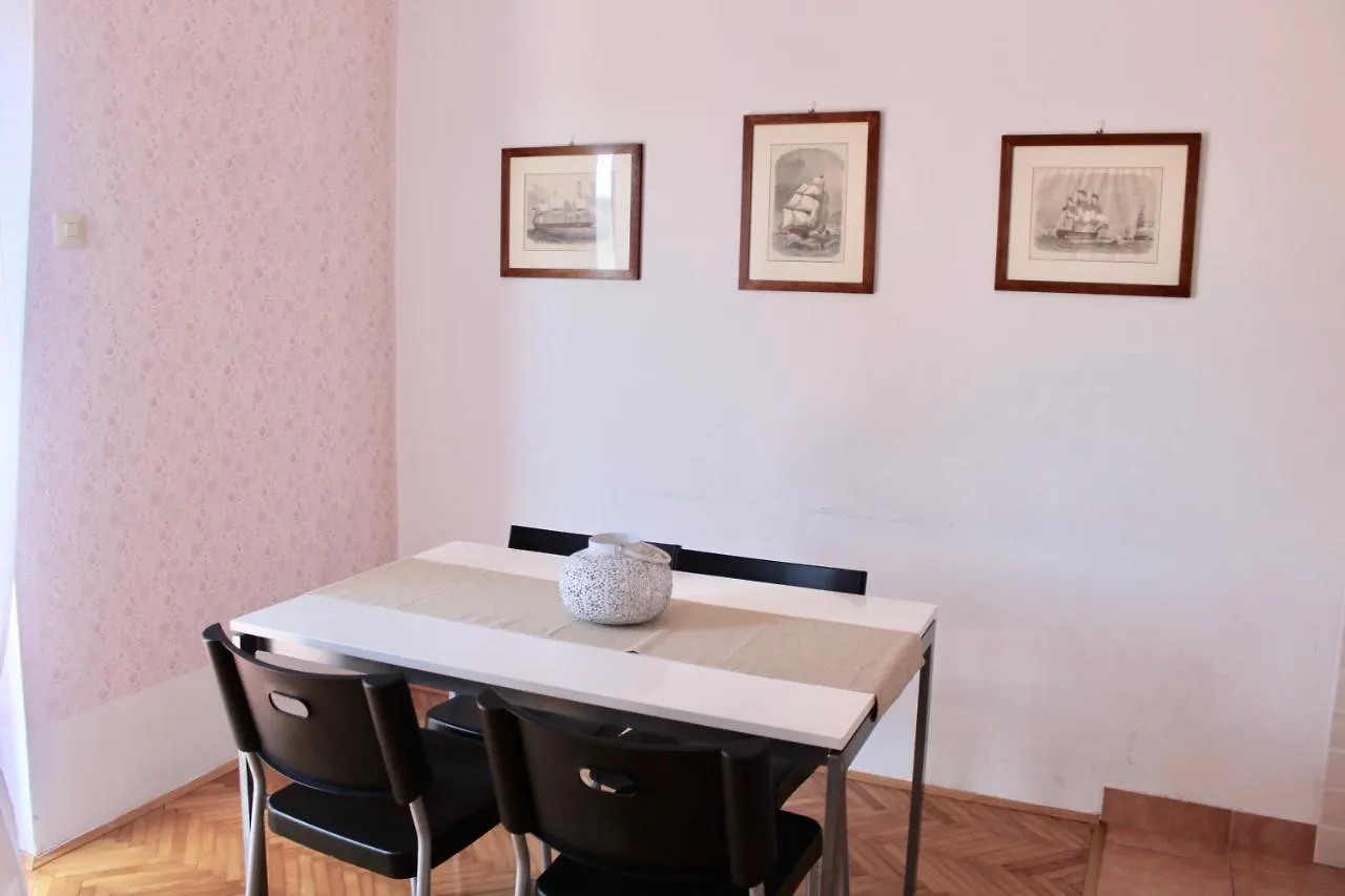 Casa Monte Mulini With Parking Rovinj
