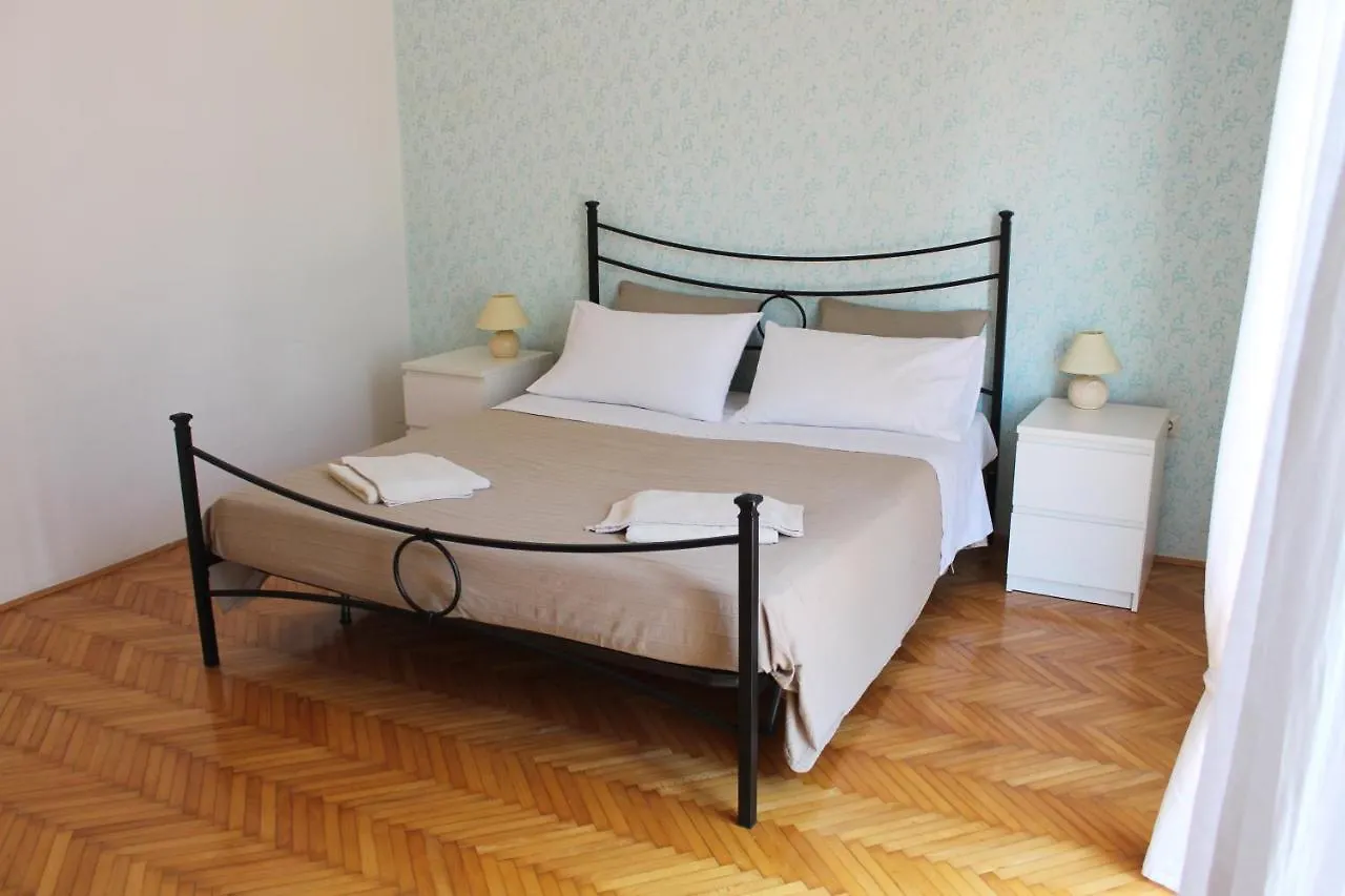 Apartment Casa Monte Mulini With Parking Rovinj