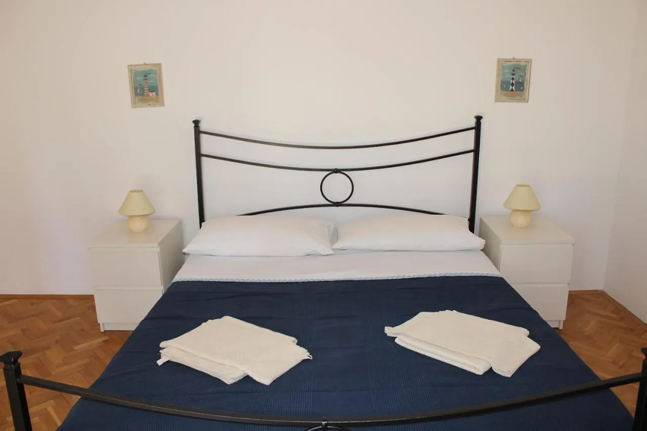 Casa Monte Mulini With Parking Rovinj Apartment