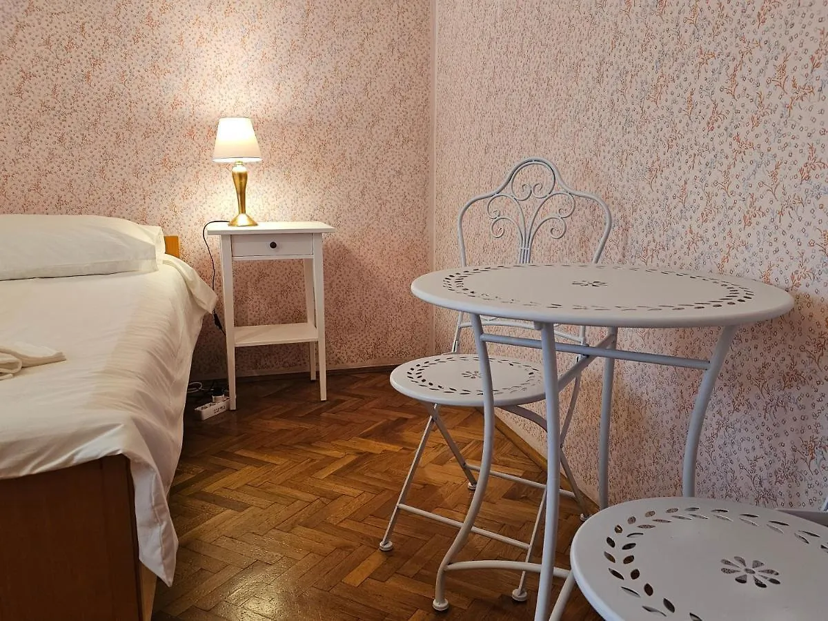 Apartment Casa Monte Mulini With Parking Rovinj